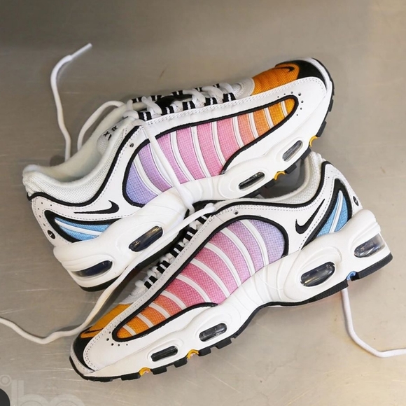 Air Max Tailwind IV Sneaker - Picture 2 of 5